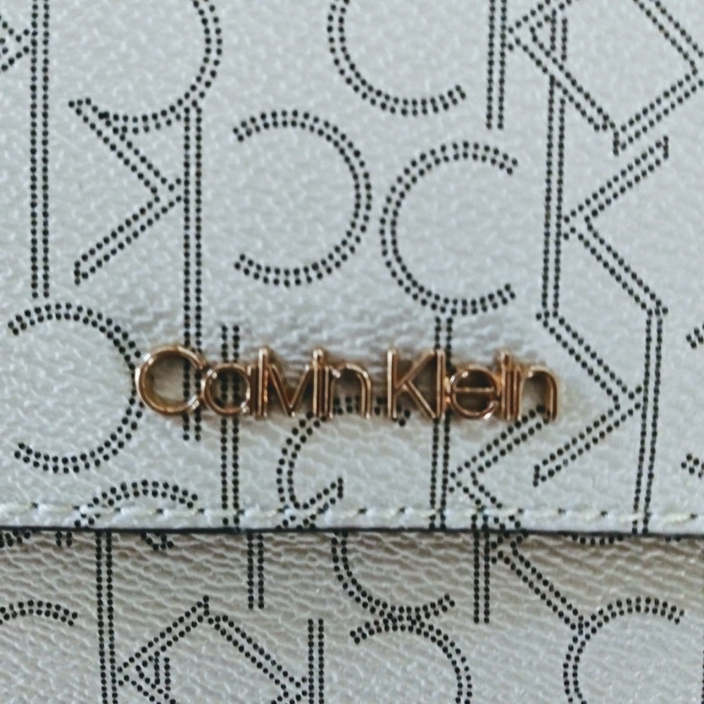 NWT CALVIN KLEIN LOGO MINI CROSSBODY BAG CLUTCH - Picture 8 of 8